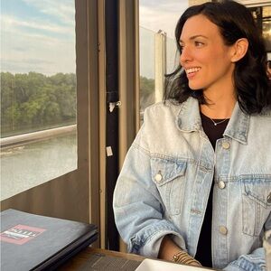 Meet your Posher, Lauren